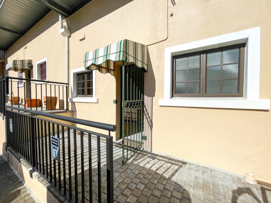 To Let 2 Bedroom Property for Rent in Wynberg Upper Western Cape